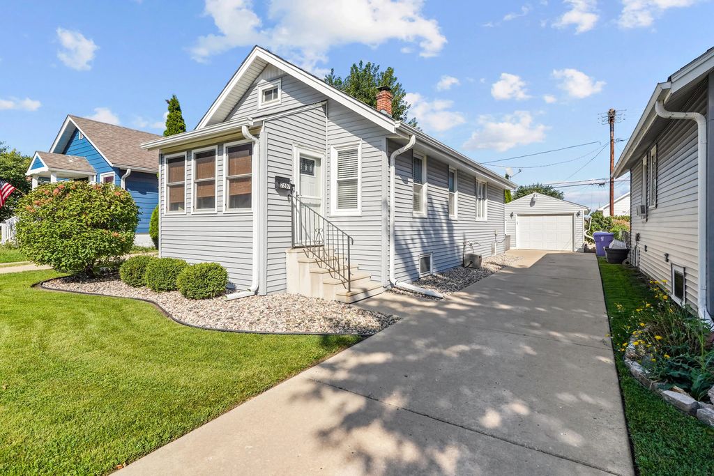 7207 39th Ave, Kenosha