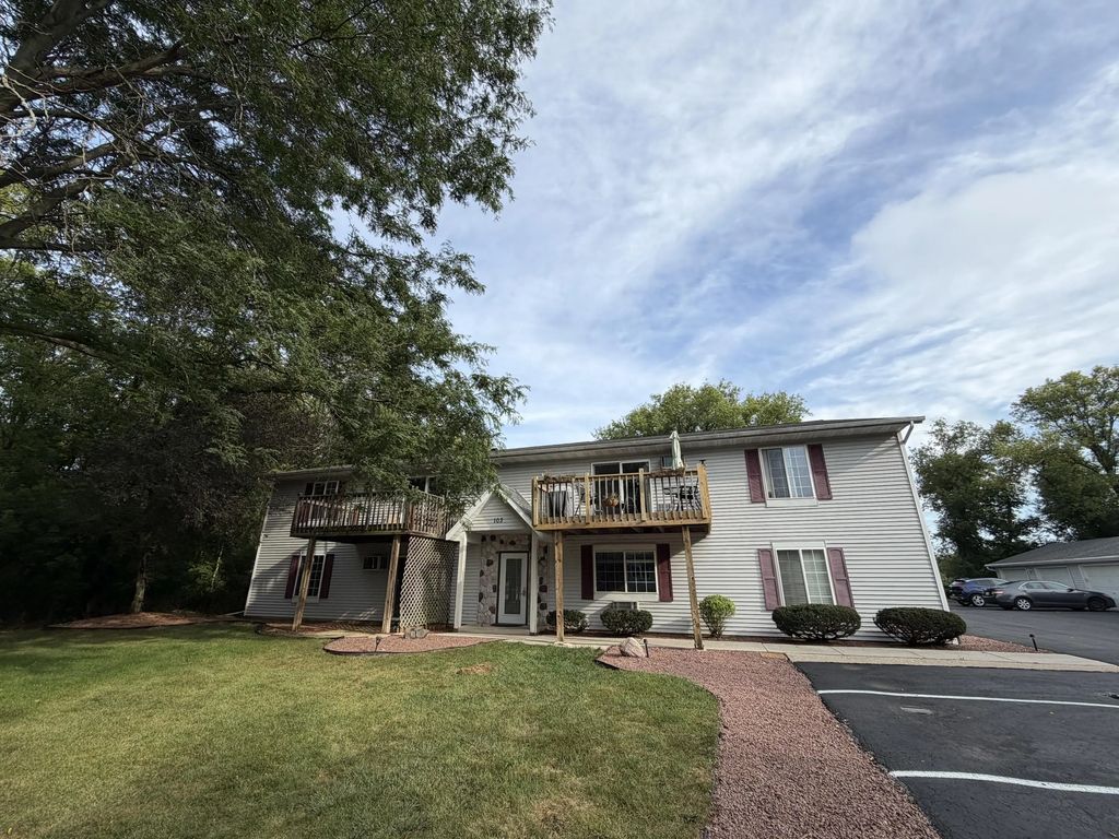 103 Evens Ct 1, Sheboygan Falls
