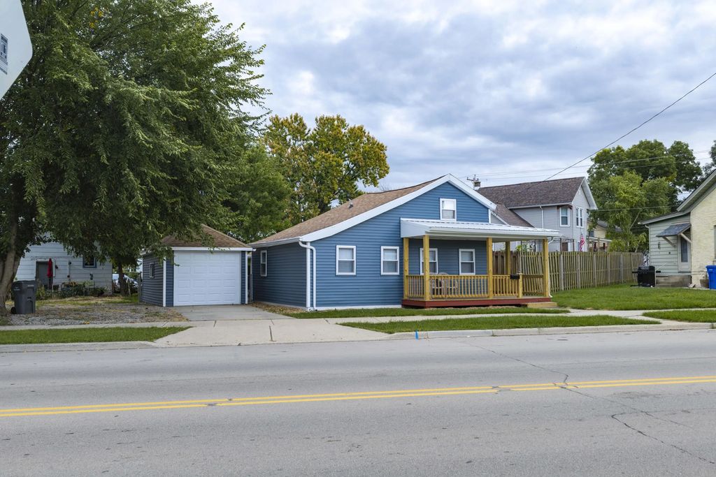615 N 4th St, Watertown