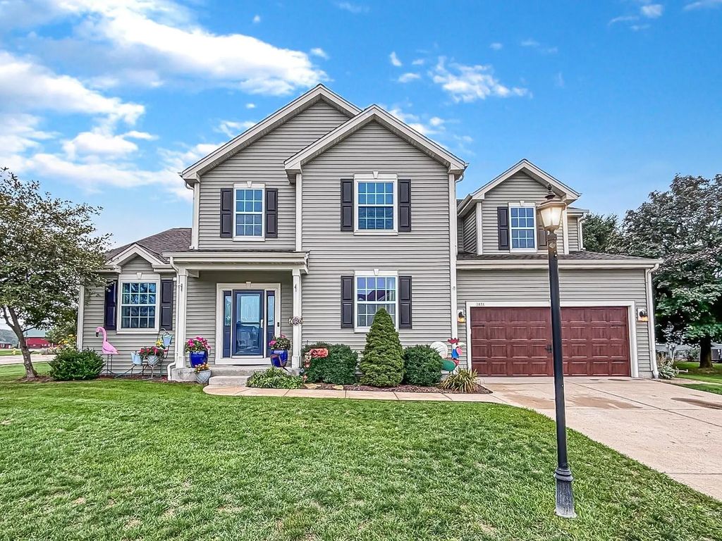 1631 Arthurs Pass, Oconomowoc