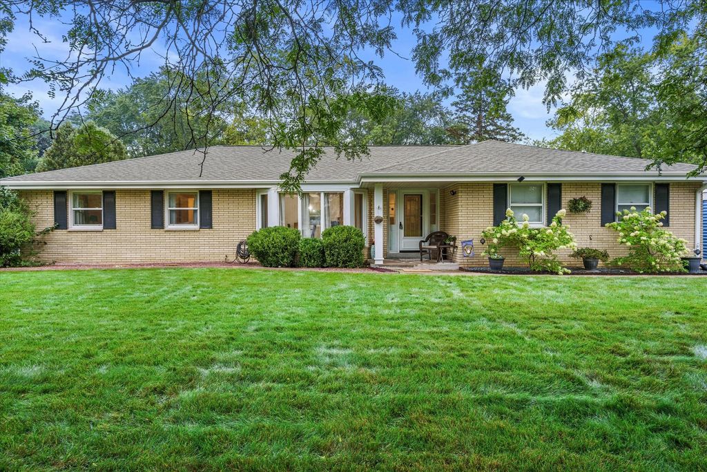 4800 Sussex Ln, Greendale