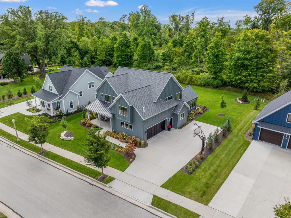 630 Clearings Dr, Kohler