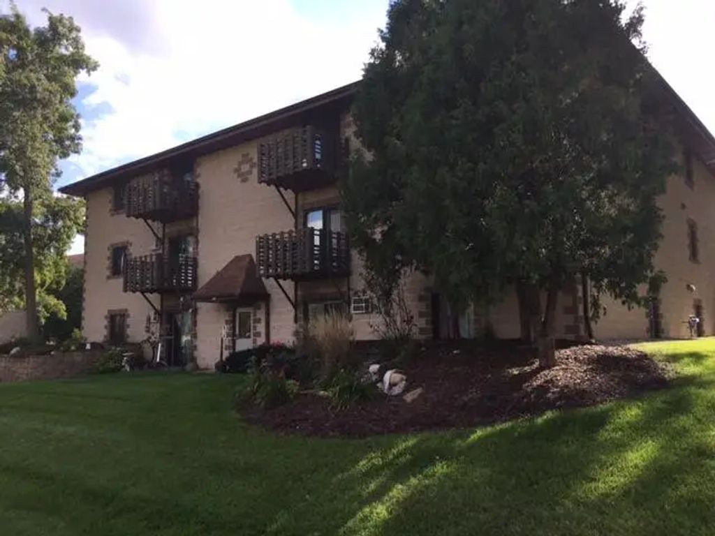 115 Carriage Way 6, Palmyra