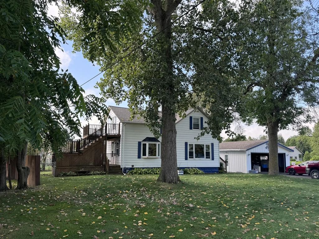 3315 Cedar Heights Dr, Two Rivers