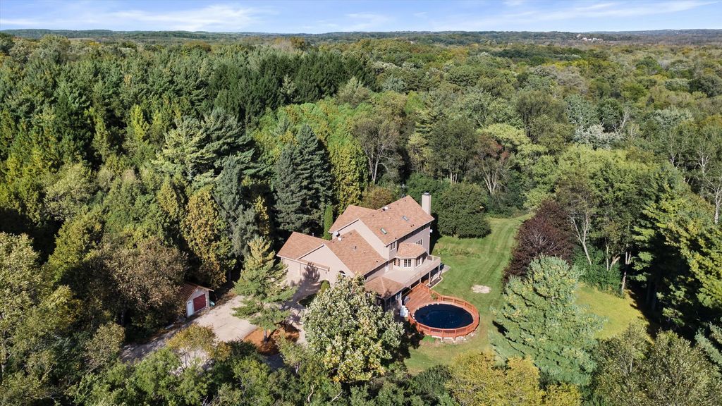 S57w29537 Saylesville Rd, Genesee