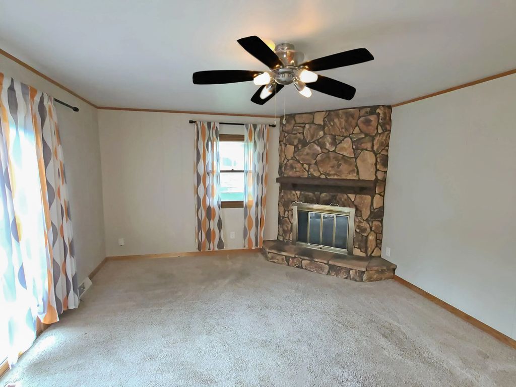 1231 School Dr, Waukesha