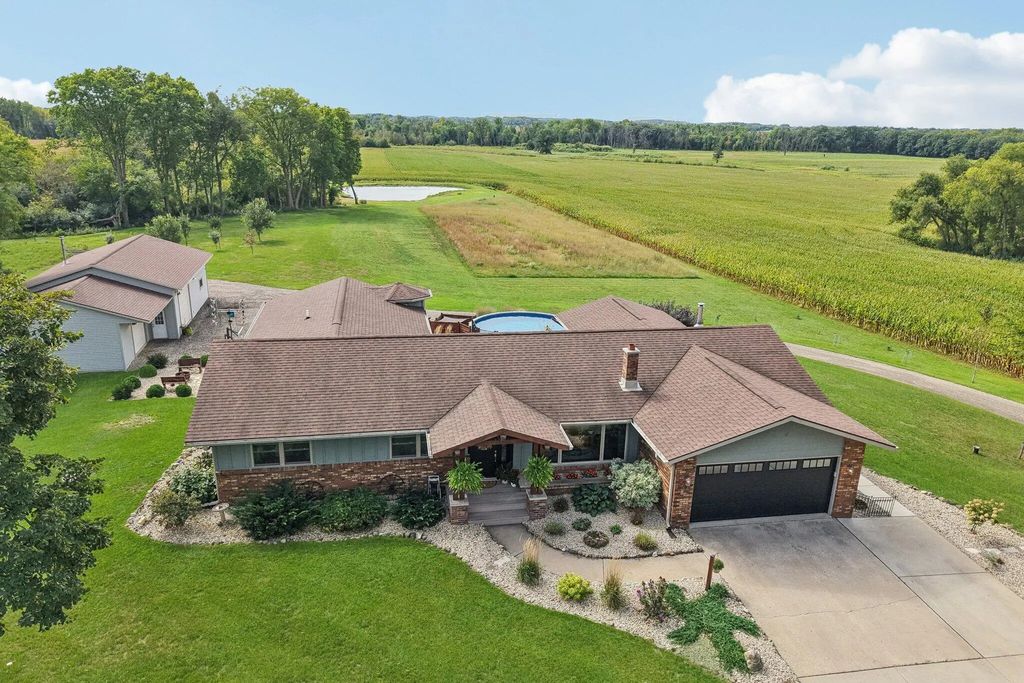 W5125 Bark River Rd, Koshkonong