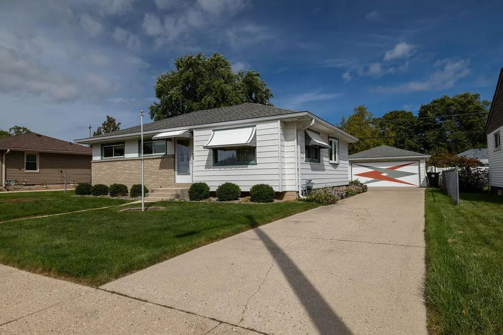 3828 E Van Eimeren Ave, Cudahy