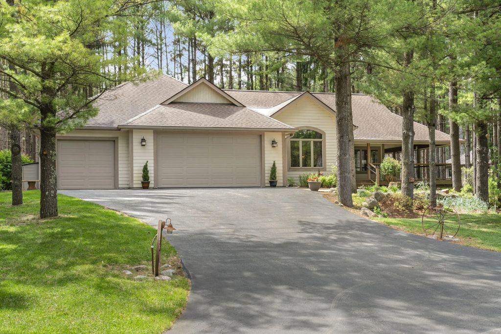 7855 Indian Lore Rd 20, Farmington