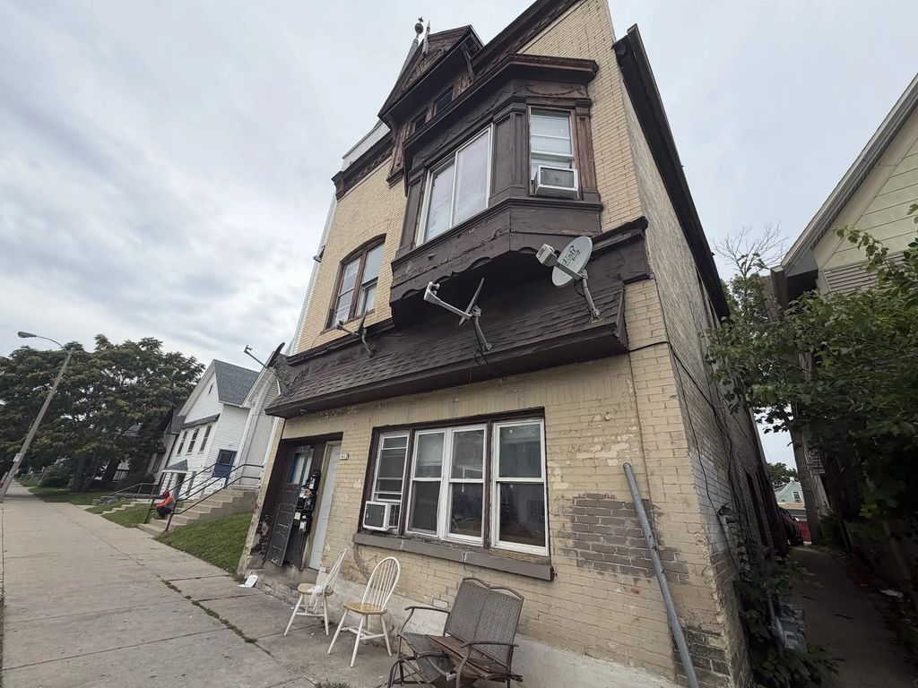 1412 W Greenfield Ave 1414, Milwaukee