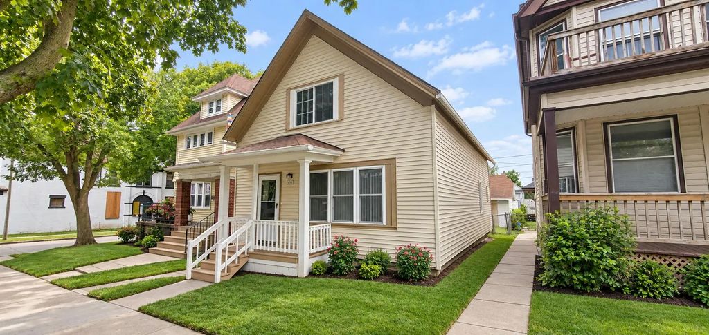 2563 S 8th St, Milwaukee