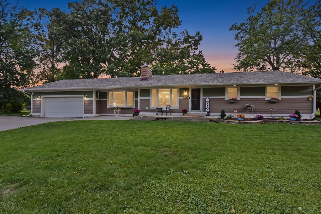 14707 W Gatewood Ct, New Berlin