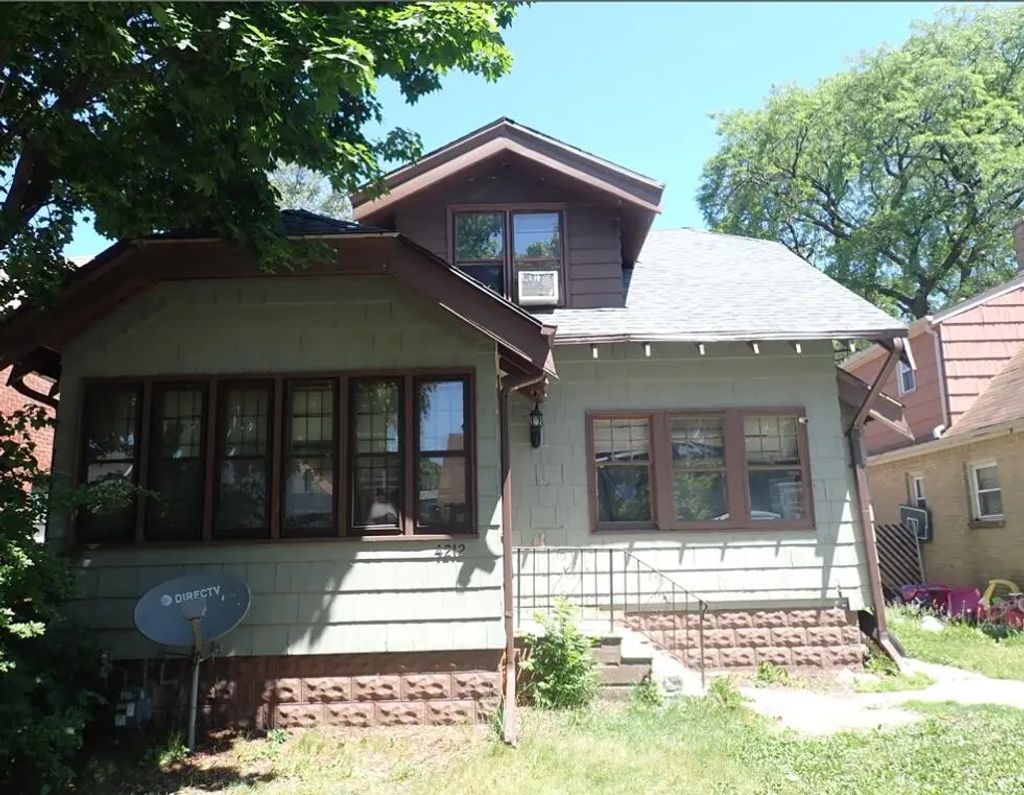 4212 N 49th St, Milwaukee