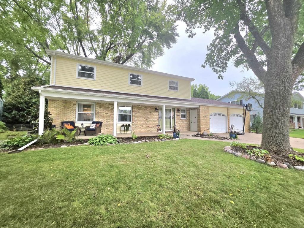 566 Riford Rd, Neenah