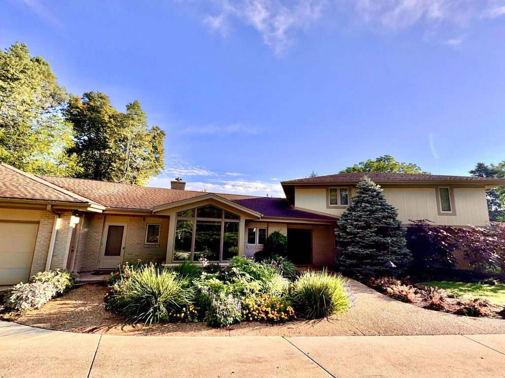 1956 W Windsor Cir, Glendale