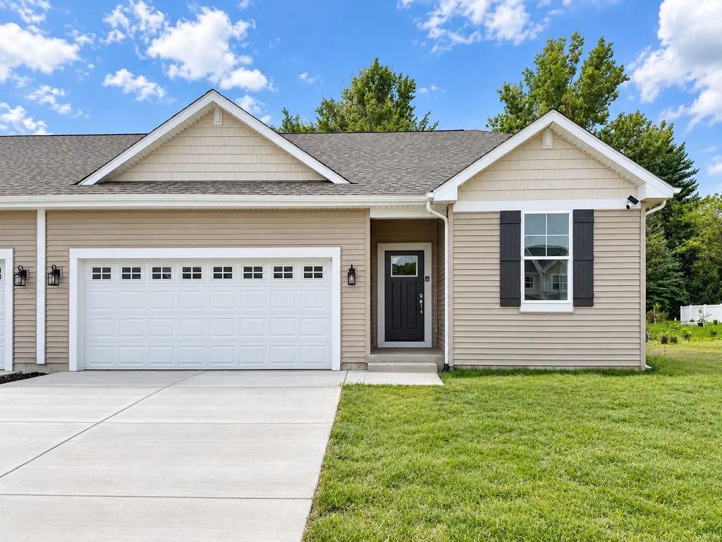 1571 Meadowview Ct, Whitewater