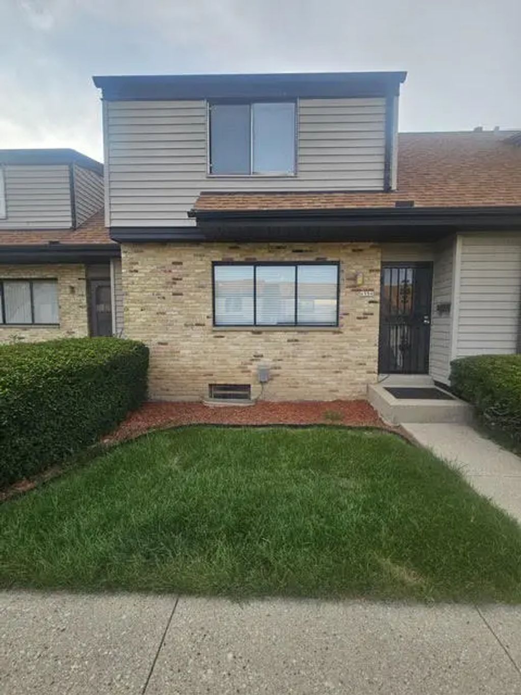 6556 N Bourbon St, Milwaukee