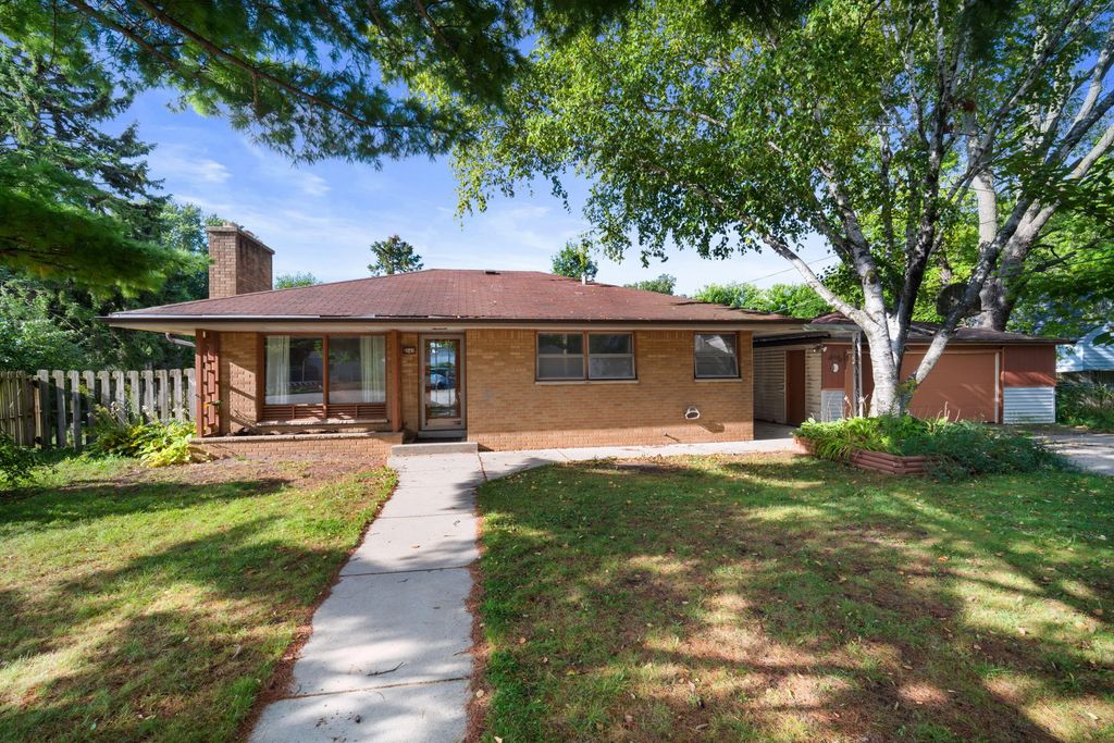 949 W Plainfield Ave, Milwaukee