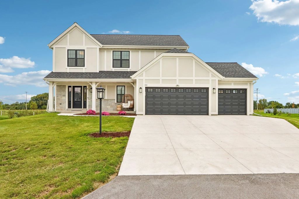 614 Twin Creeks Dr, Dousman