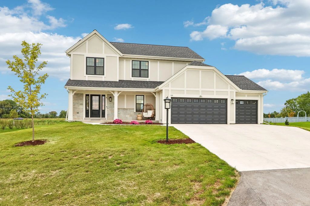 614 Twin Creeks Dr, Dousman