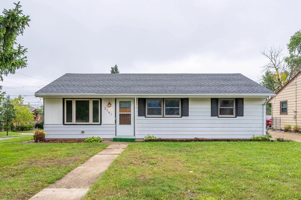 2301 W Alvina Ave, Milwaukee