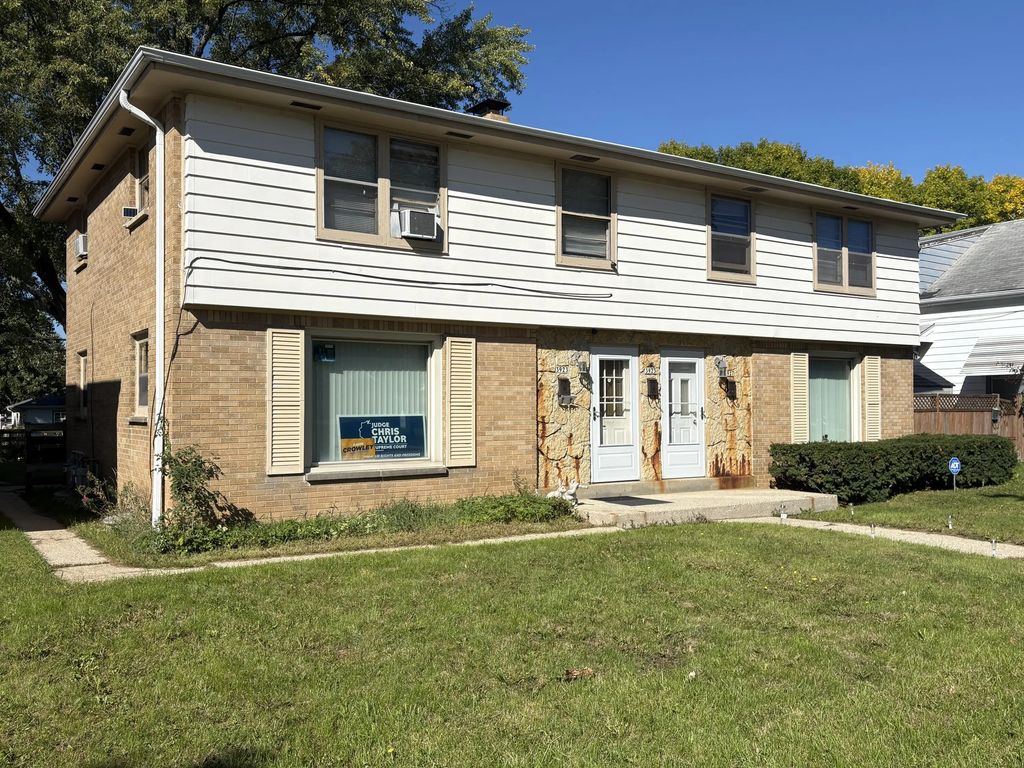 3923 N 92nd St, Milwaukee