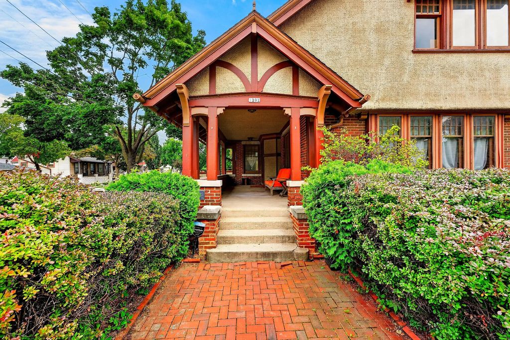 1202 S Layton Blvd, Milwaukee