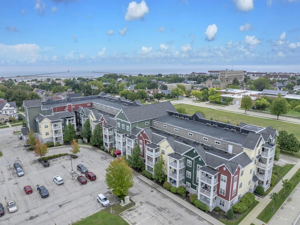 832 N 6th St 310, Sheboygan