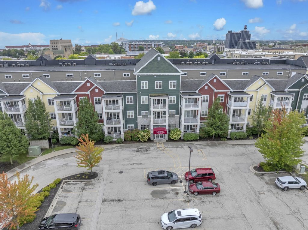 832 N 6th St 310, Sheboygan