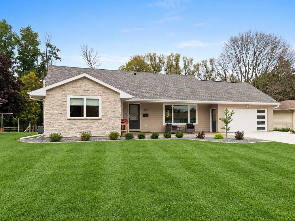 929 N 24th St, Manitowoc