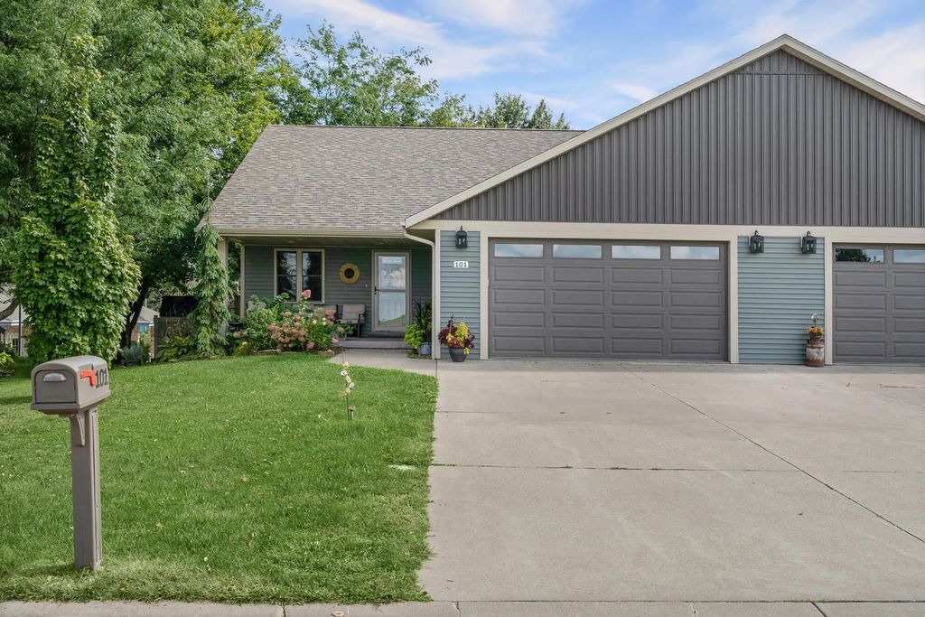 101 Sunflower St, Westby