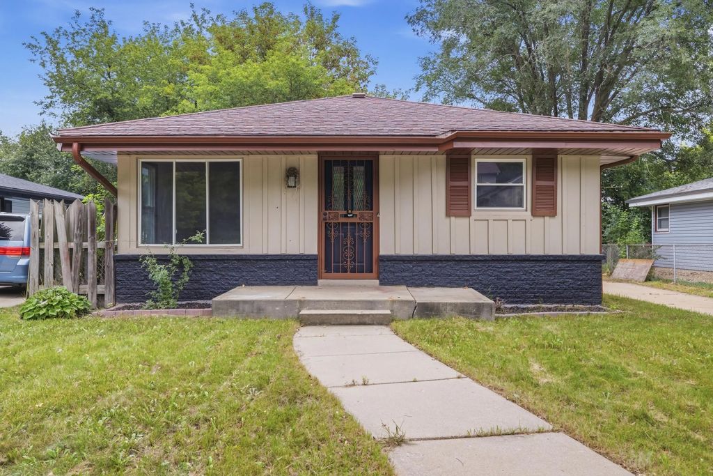 6500 N 52nd St, Milwaukee