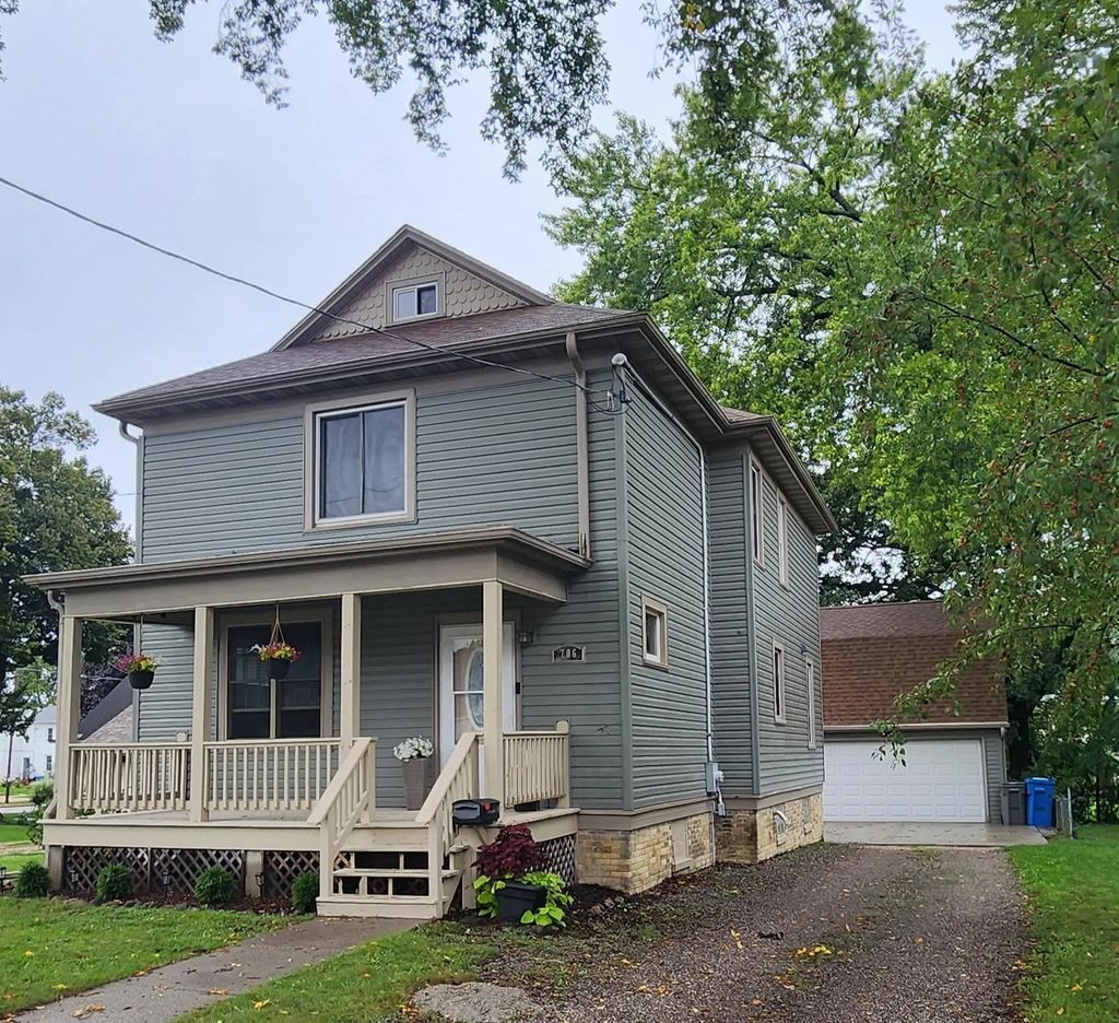 706 S Ninth St, Watertown