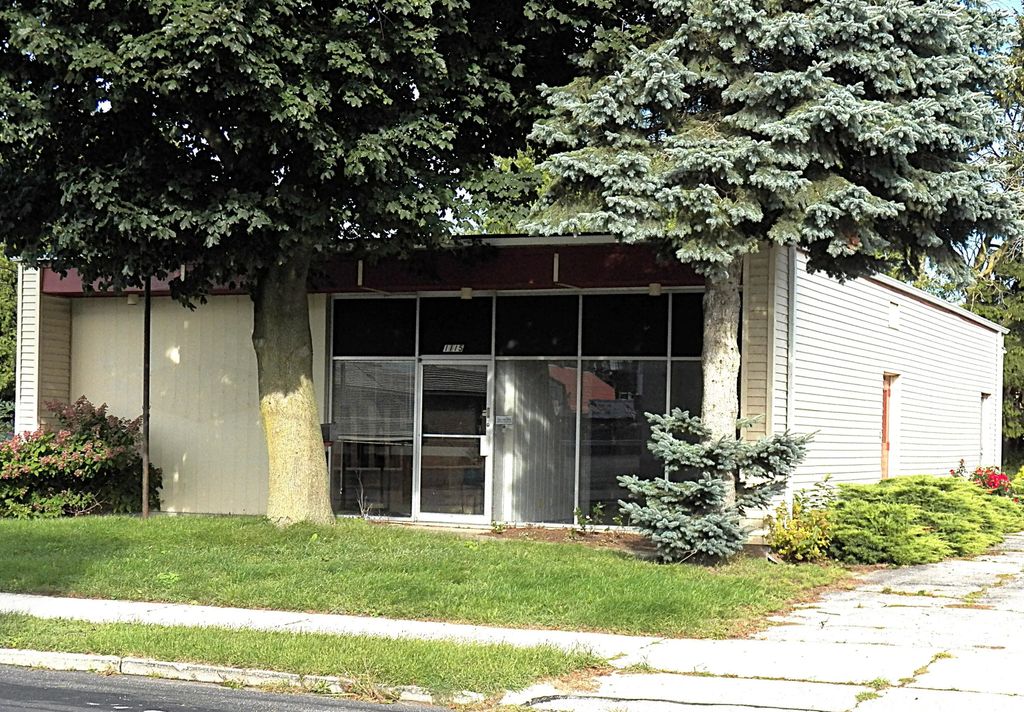 1115 S 9th St, Manitowoc