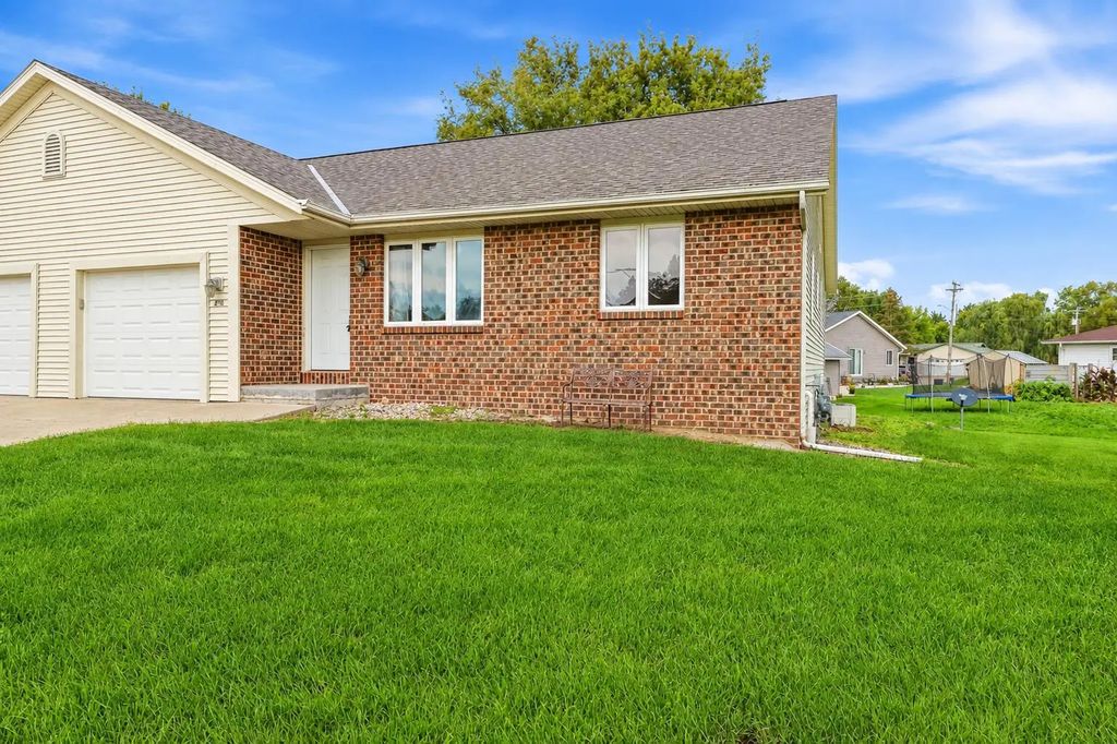406 Keno Cir, Horicon