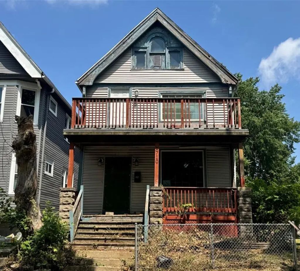 2710 W Garfield Ave 2710 A, Milwaukee