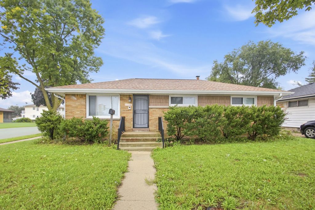 10325 W Silver Spring Dr, Milwaukee
