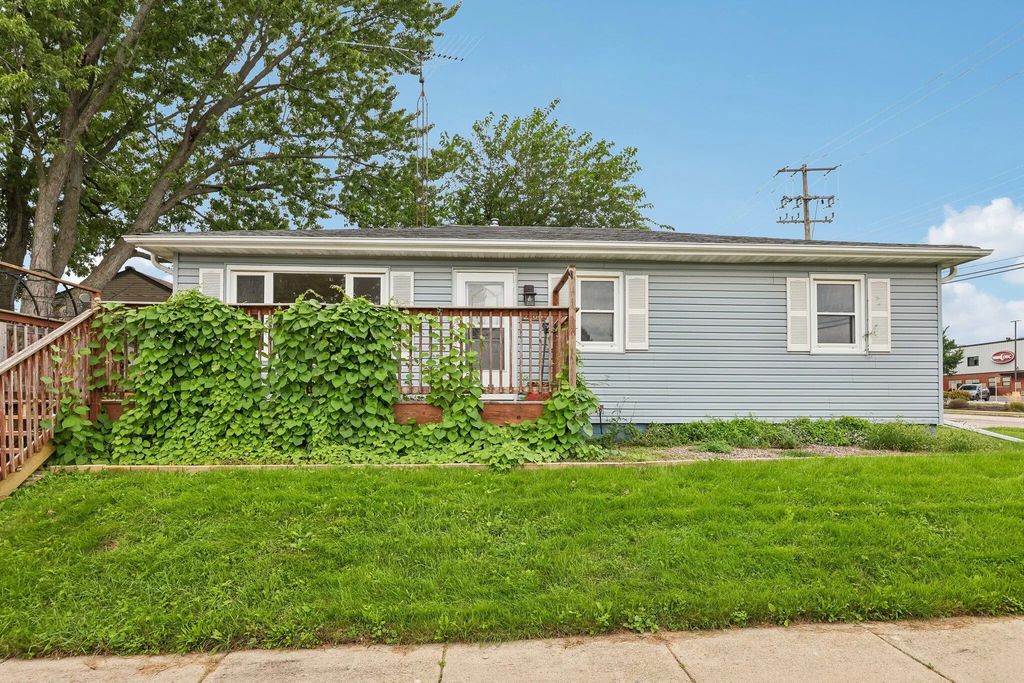 2100 Illinois St, Racine
