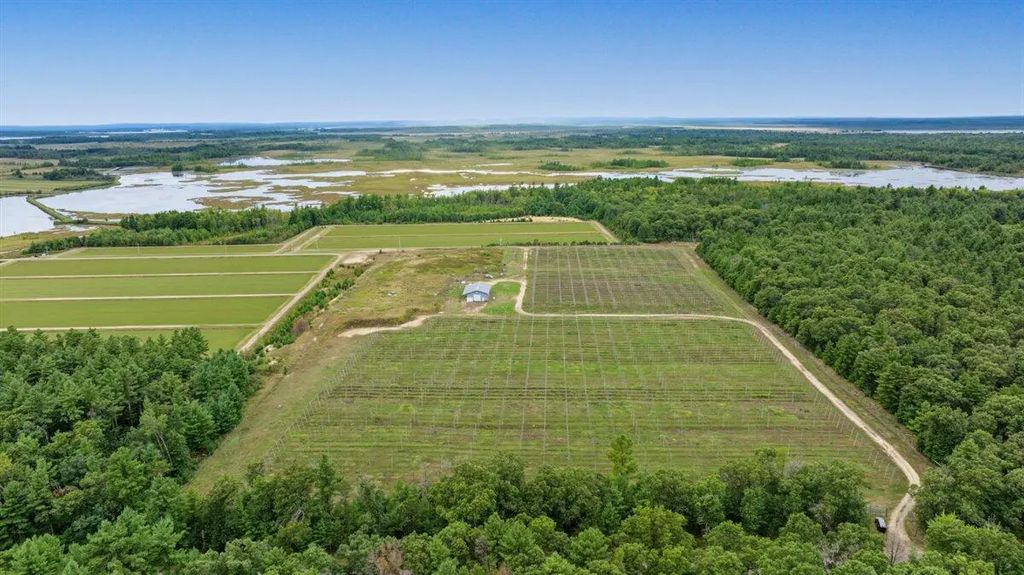 N4085 Cranberry Rd, Bear Bluff