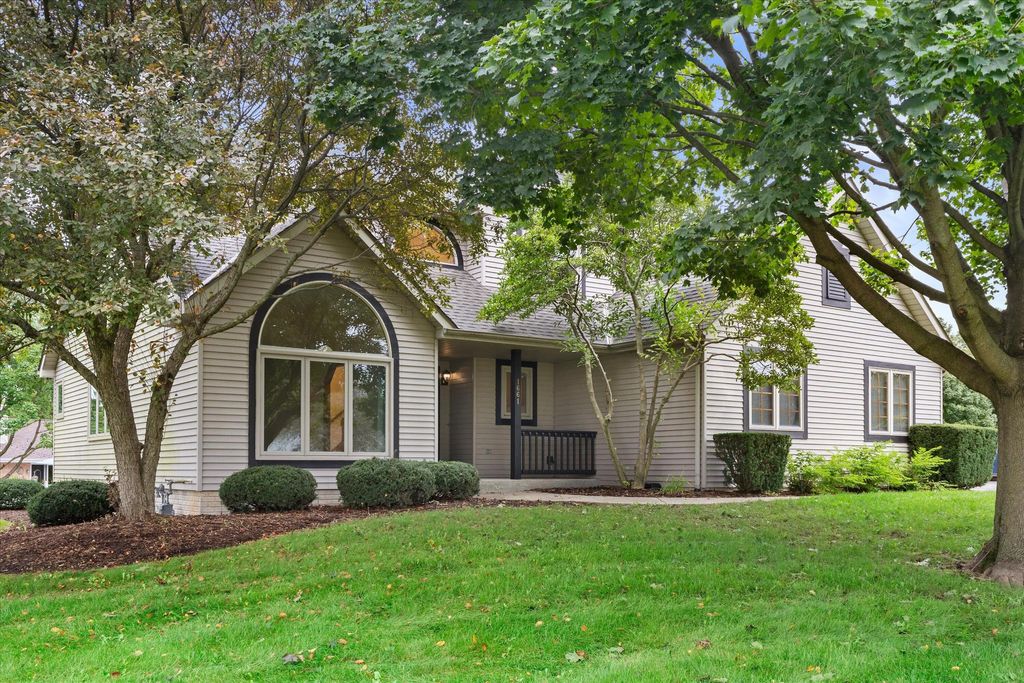 1661 Wood Ridge Ln, Lyons