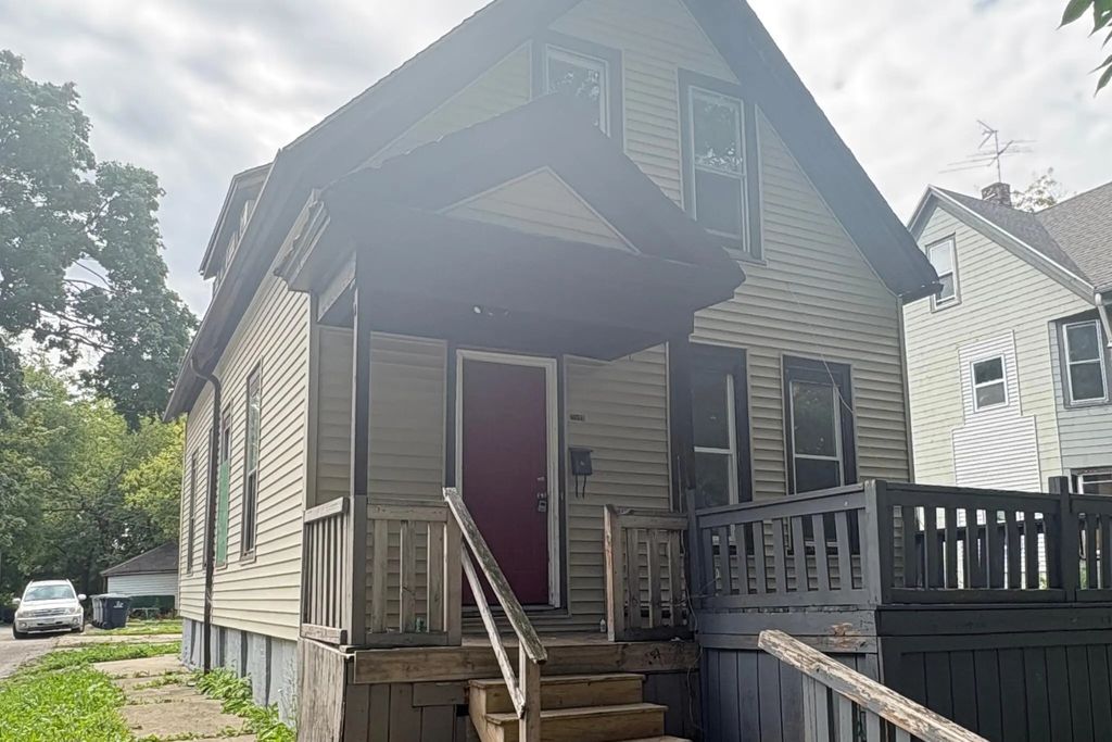 2915 W Vine St, Milwaukee