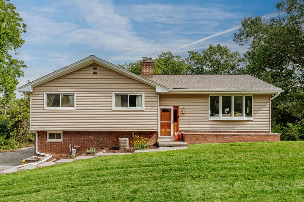 228 N Sawyer Rd, Summit