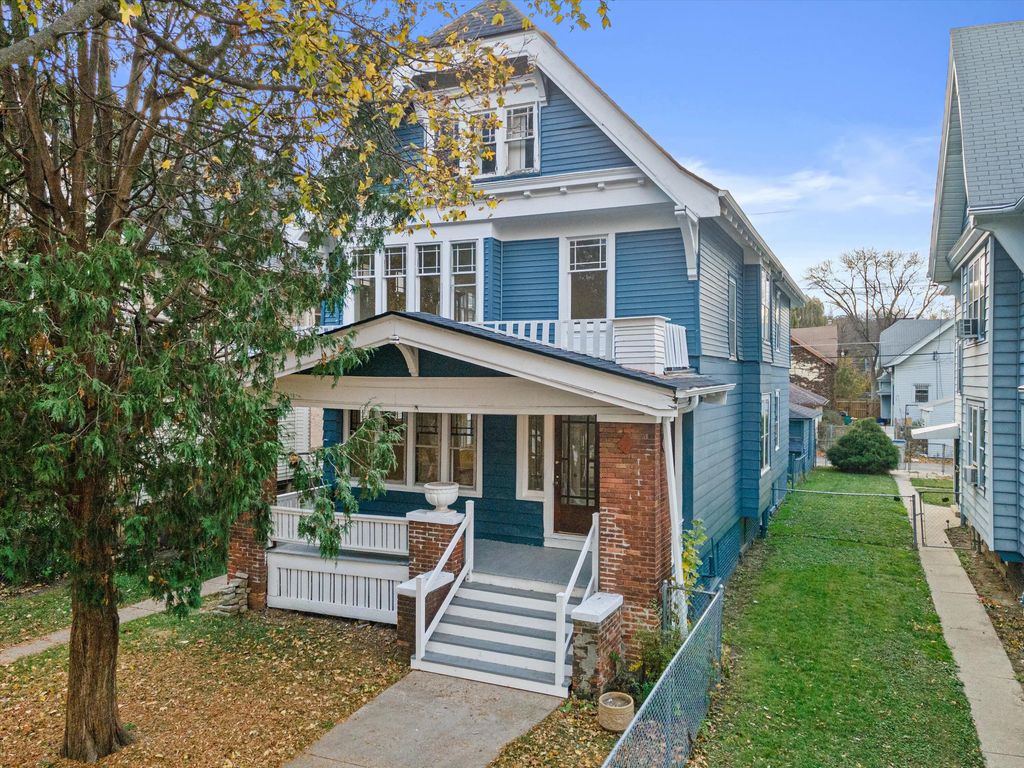 2761 N 39th St 2763, Milwaukee