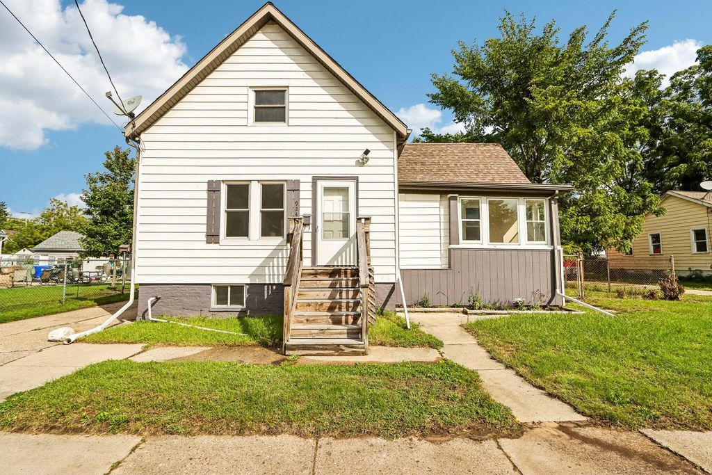 924 44th St, Kenosha