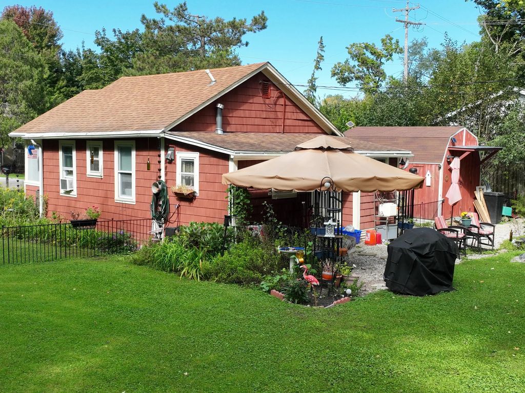3329 Harrison St, Dover