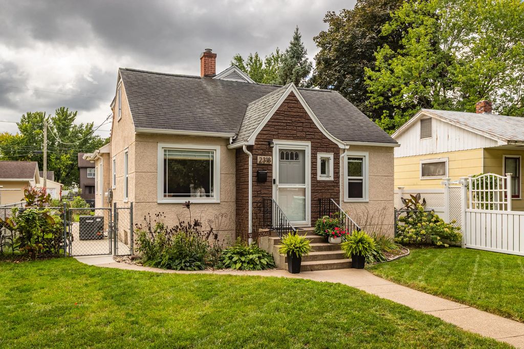 2318 Ferry St, La Crosse