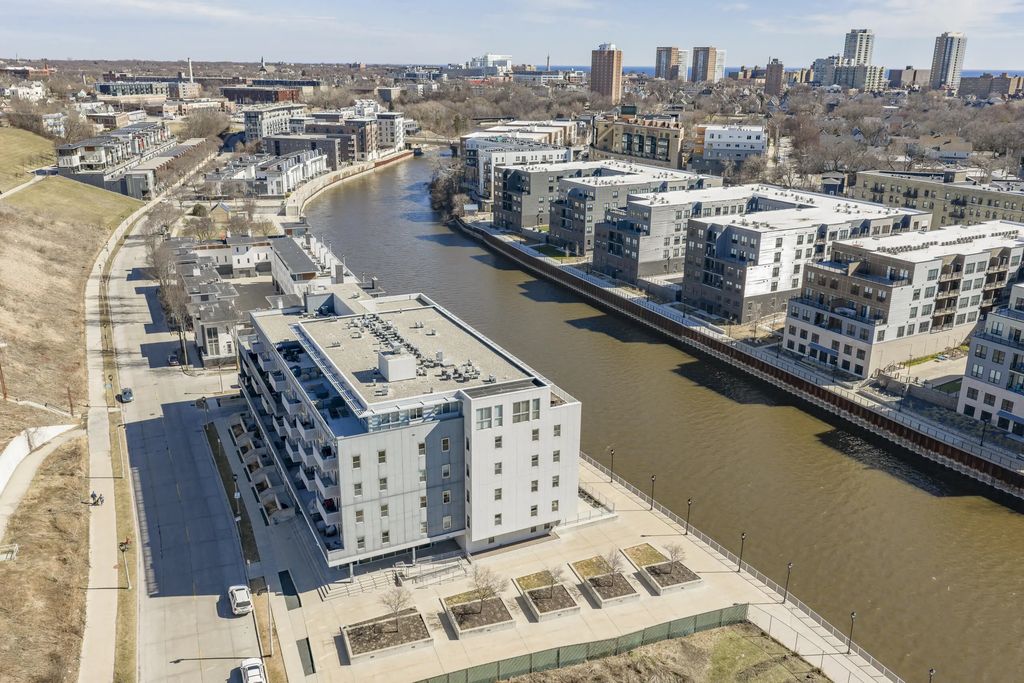 1902 N Commerce St 308, Milwaukee