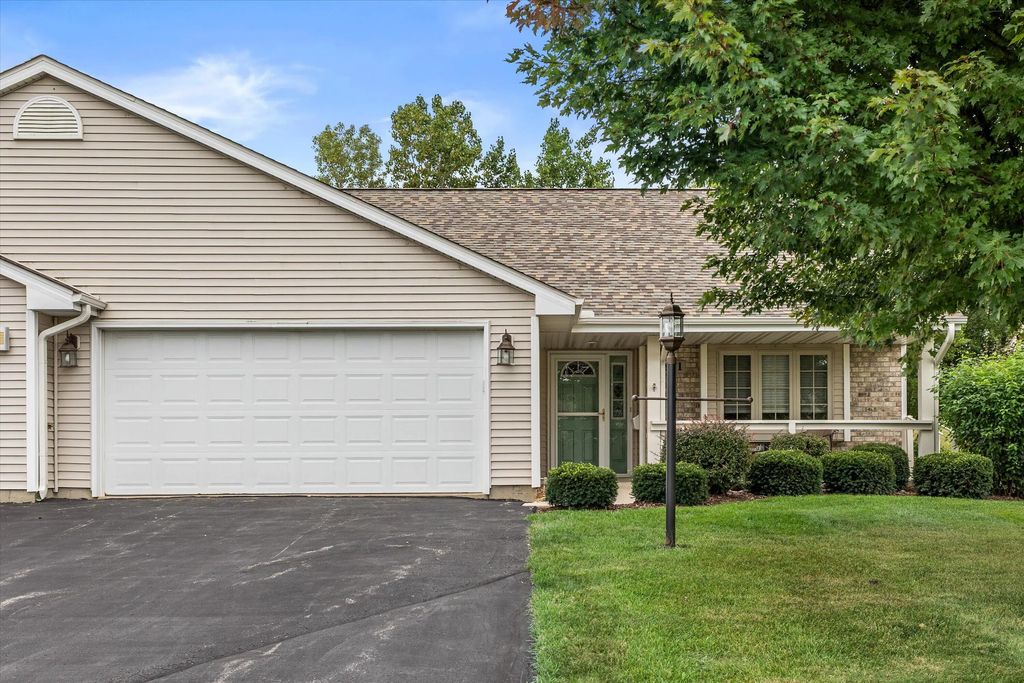 941 W York St, Oak Creek