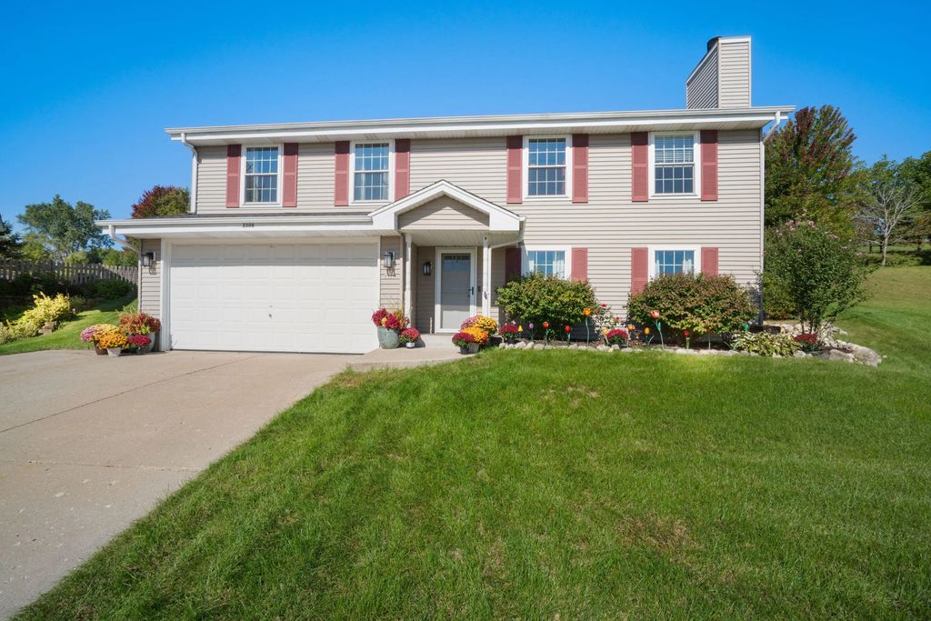 2308 Linda Ct, Waukesha