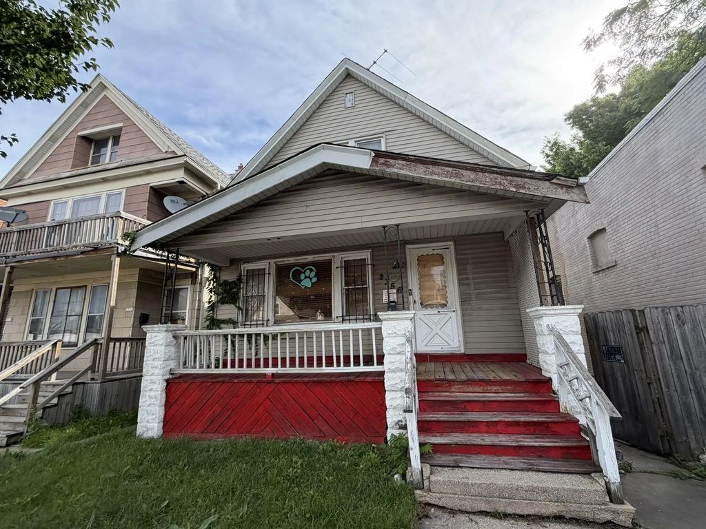 2356 S 13th St, Milwaukee